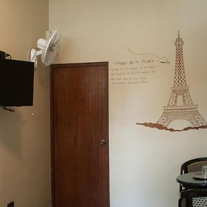 Hostal Carlos Tenaud